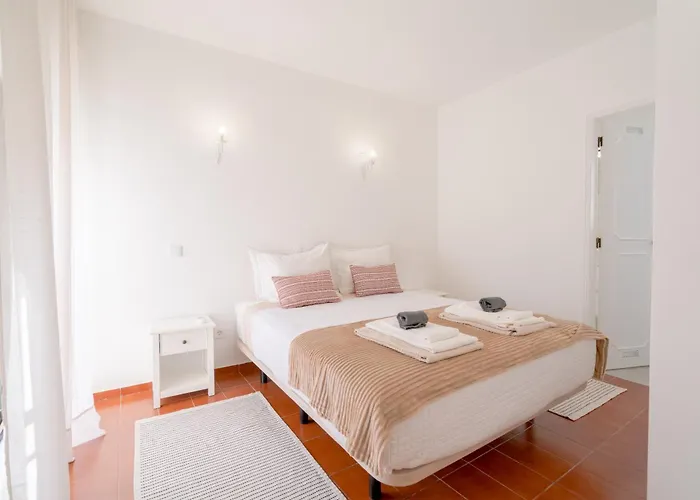 5 Bedroom House In Luz, Lagos *