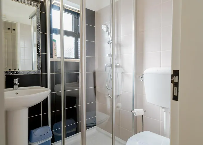 Casa vacanze 5 Bedroom House In Luz, Lagos *