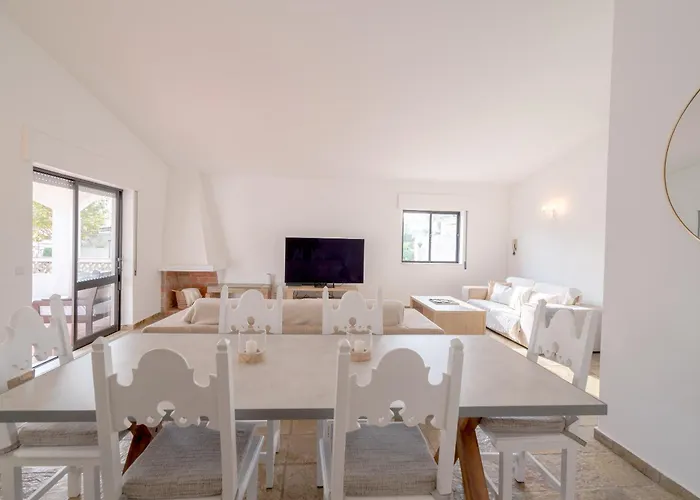 5 Bedroom House In Luz, Lagos Casa vacanze