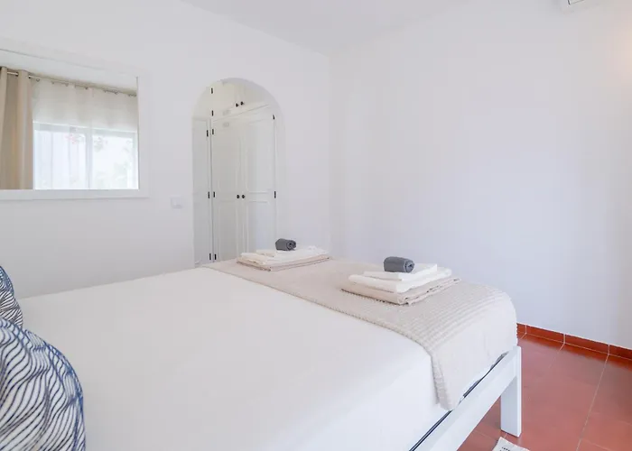 5 Bedroom House In Luz, Lagos Casa vacanze Luz