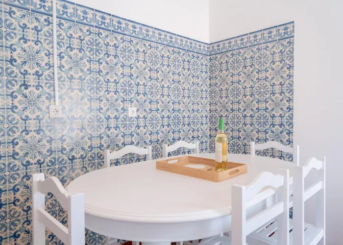 5 Bedroom House In Luz, Lagos Casa vacanze *