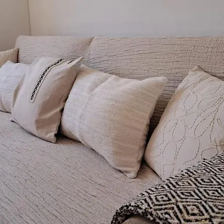 5 Bedroom House In Luz, Lagos Ferienhaus