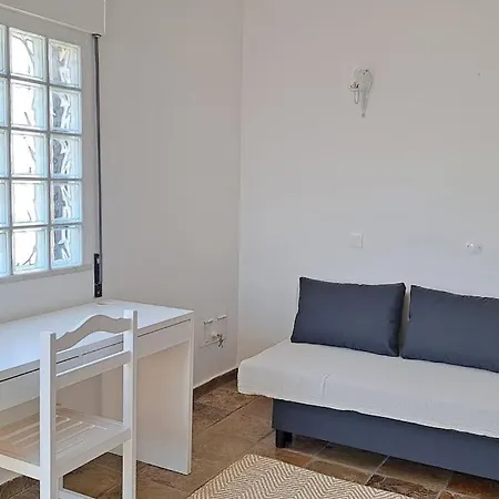 5 Bedroom House In Luz, Lagos Prázdninový dům
