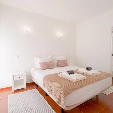 5 Bedroom House In Luz, Lagos *