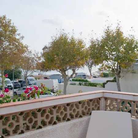 5 Bedroom House In Luz, Lagos Prázdninový dům *