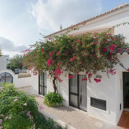 5 Bedroom House In Luz, Lagos *