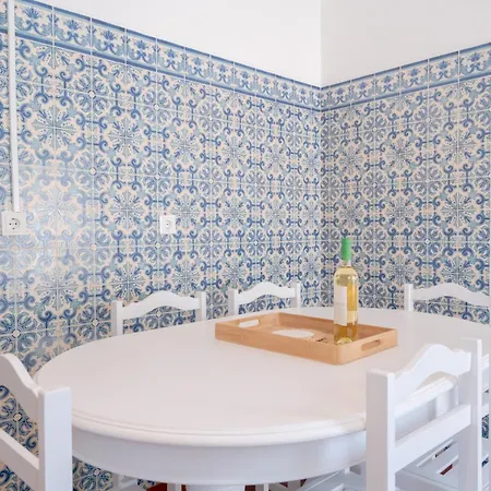 5 Bedroom House In Luz, Lagos Prázdninový dům *