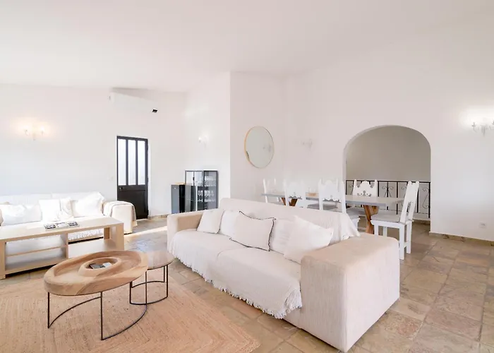 5 Bedroom House In Luz, Lagos Casa de Férias *