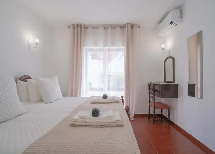 5 Bedroom House In Luz, Lagos * Luz