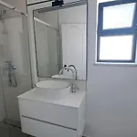 5 Bedroom House In Luz, Lagos 펜션 *