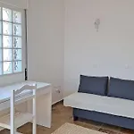 5 Bedroom House In Luz, Lagos 펜션