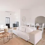 5 Bedroom House In Luz, Lagos 펜션 *