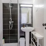 5 Bedroom House In Luz, Lagos 펜션