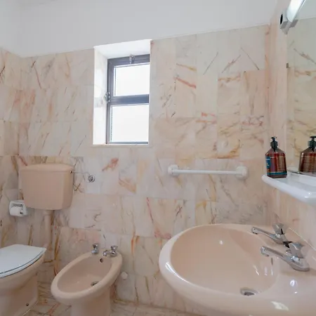 5 Bedroom House In Luz, Lagos Praia Da Luz