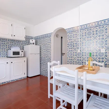 Сasa de vacaciones 5 Bedroom House In Luz, Lagos *